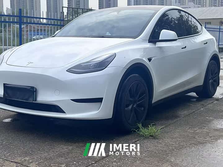 Tesla Model Y 2024 rear-wheel drive version