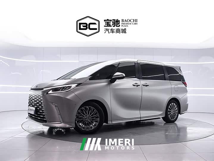 Lexus LM 2023 500h six-seater premium version