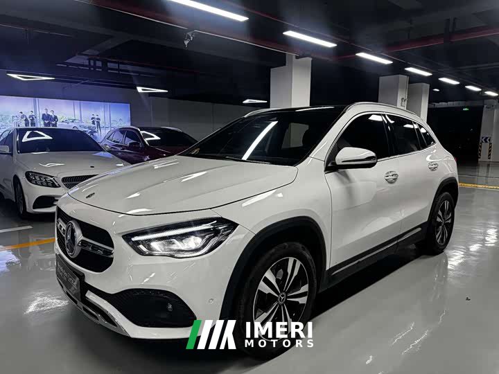 Mercedes-Benz GLA 220
