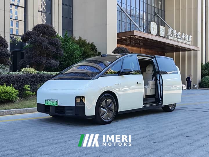 Li Auto Ideal MEGA Home Family Special Edition