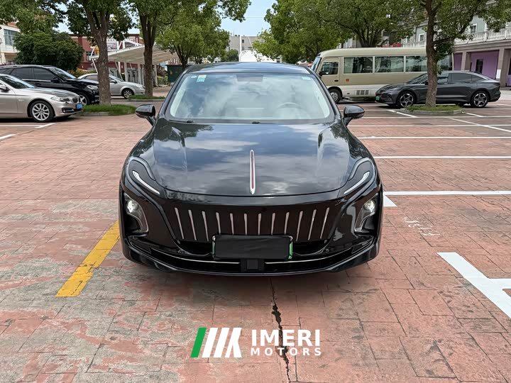 Hongqi E-QM5 Charging Qixiang Edition
