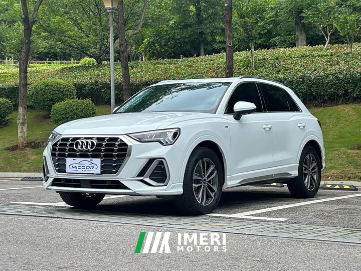 Audi Q3 35 TFSI Fashionable and Dynamic