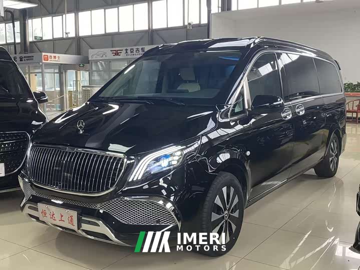 Mercedes-Benz Vito 2023 2.0T Business Edition 7 seats