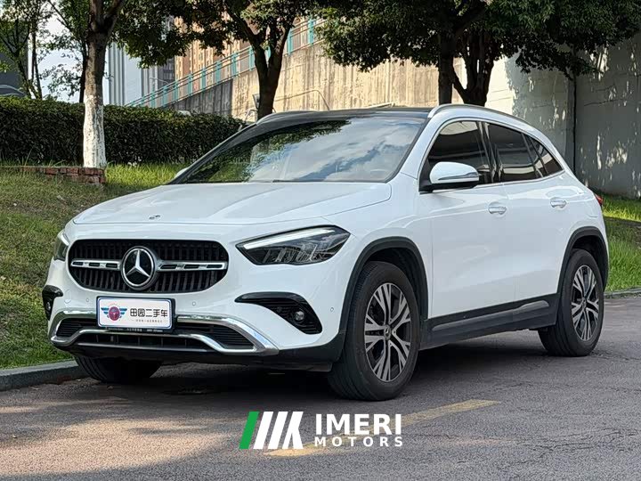 Mercedes-Benz GLA 220