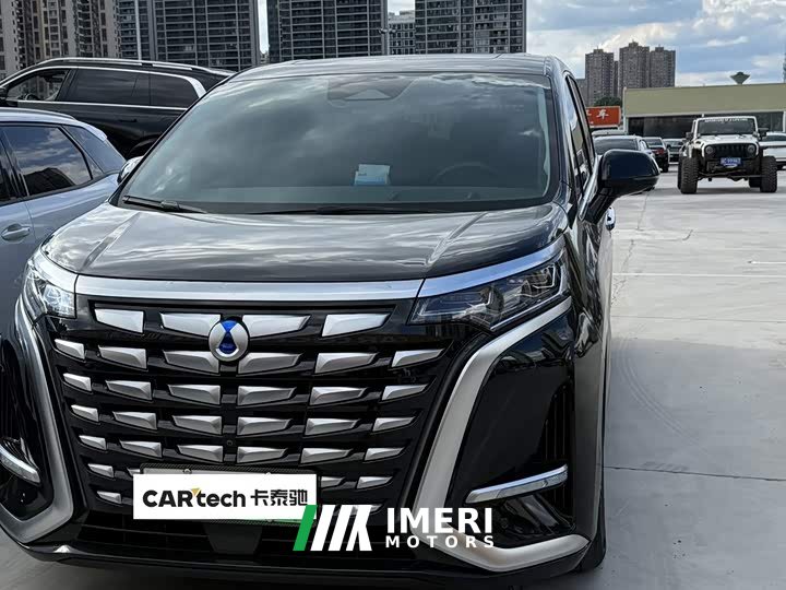 Denza D9 DM-i 970 four-wheel drive flagship