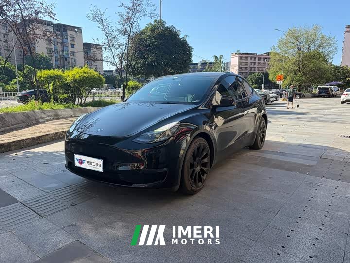 Tesla Model Y standard range rear-wheel drive version