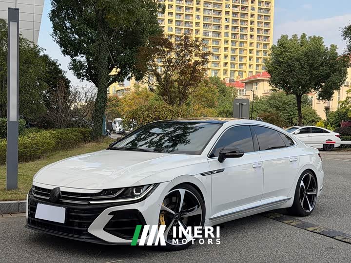 FAW-Volkswagen CC 380TSI eye-catching version