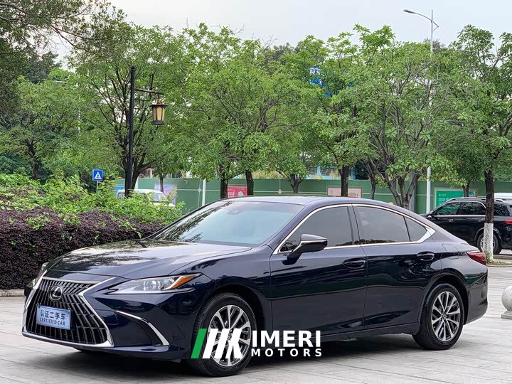 Lexus ES 200 Premium Edition