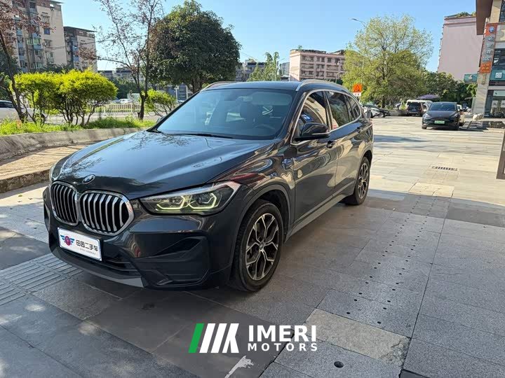 BMW X1 sDrive25Li Leading