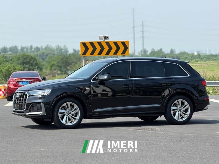 Audi Q7 45 TFSI quattro S line sports