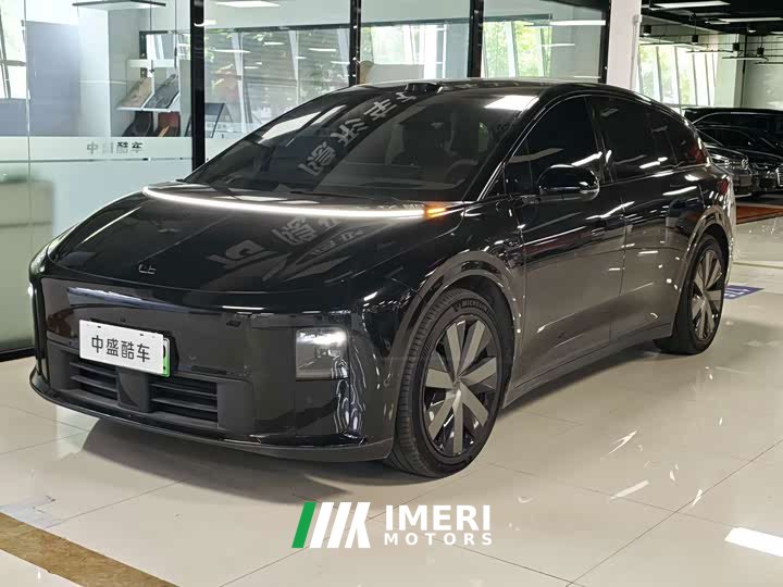 Li Auto Ideal i6 four-wheel drive standard version
