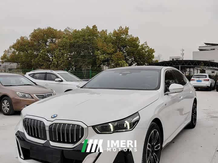 BMW 5 Series 2025 530Li Leading M Sports Package