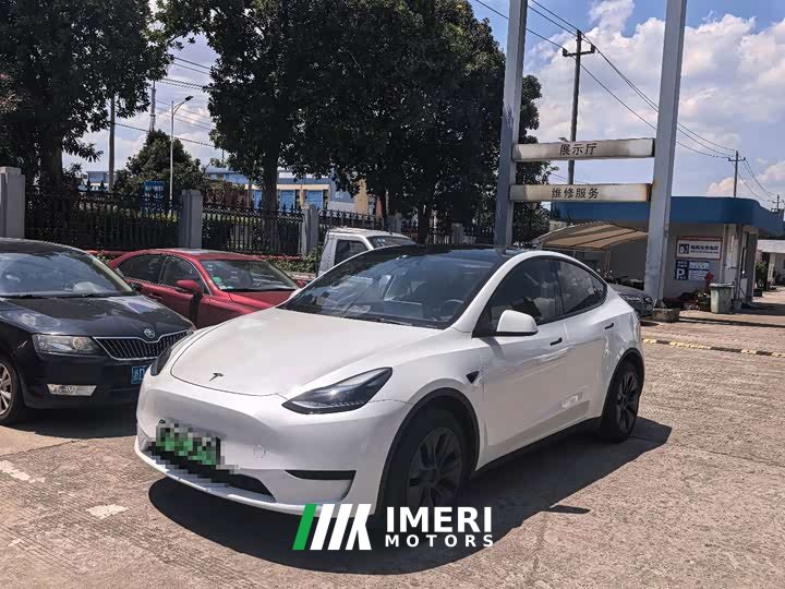 Tesla Model Y rear-wheel drive version