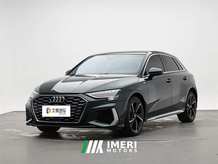 Audi A3 Sportback 35 TFSI stylish and sporty
