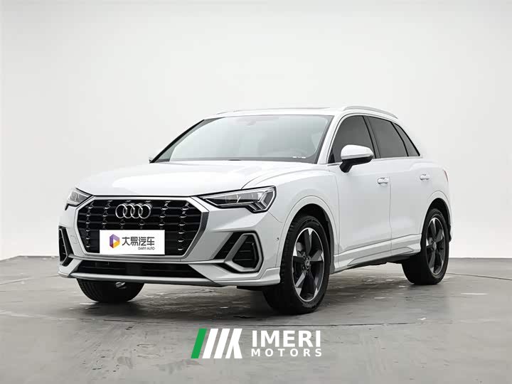 Audi Q3 35 TFSI Fashionable and Dynamic