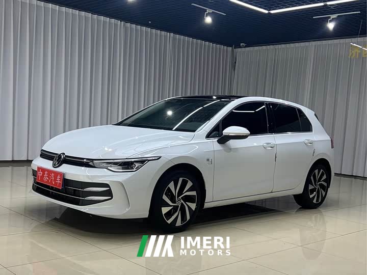 Volkswagen Golf facelift 300TSI Pro
