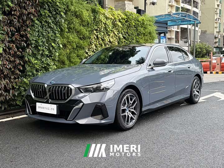 BMW i5 eDrive 35L M Sport Package