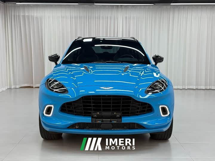 Aston Martin DBX 3.0T STRAIGHT-SIX