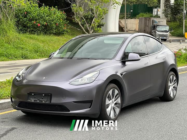Tesla Model Y Rear-Wheel Drive