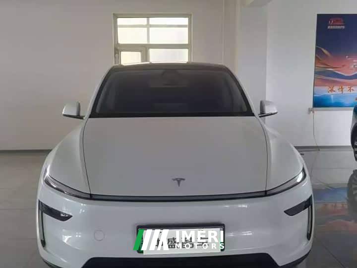 Tesla Model Y Long Range All-Wheel Drive