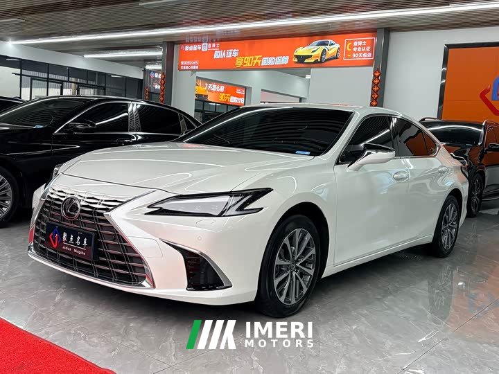 Lexus ES 200 Premium Edition