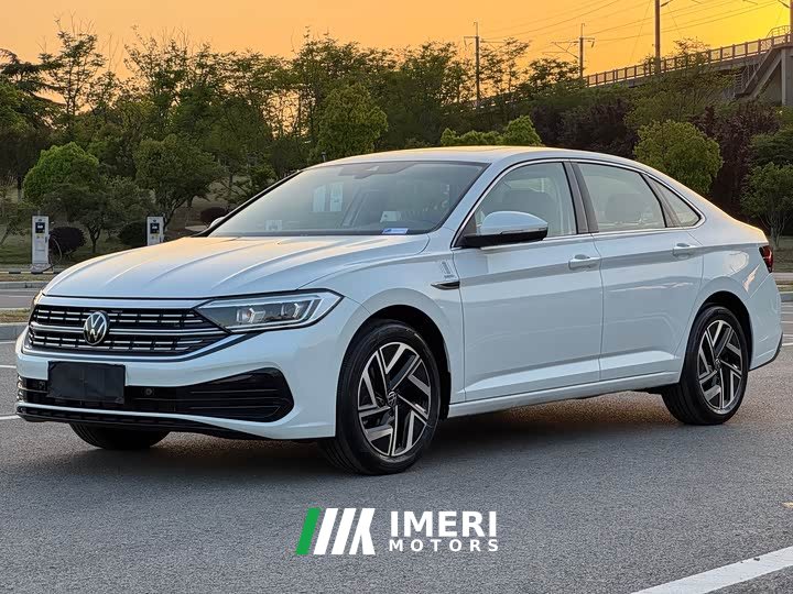 Volkswagen Sagitar 300TSI DSG Super Edition