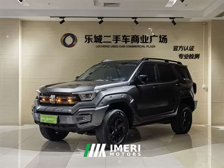 Tank 400 Hi4-T Off-Road Edition