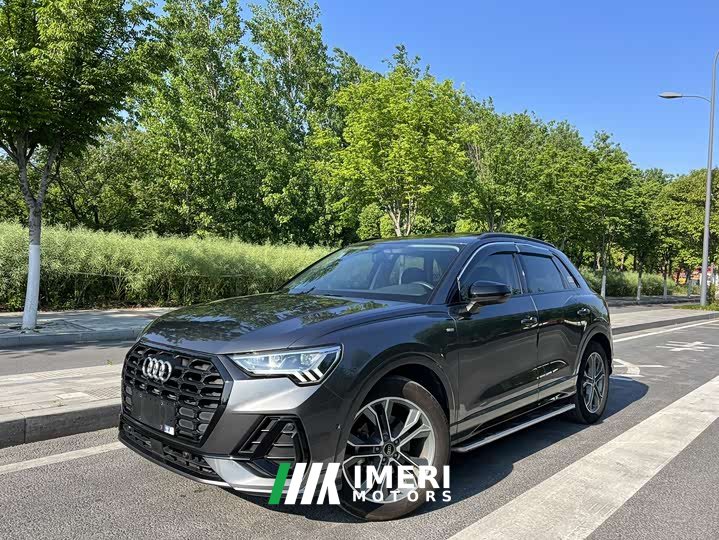 Audi Q3 35 TFSI Fashion Dynamic (1.4T)