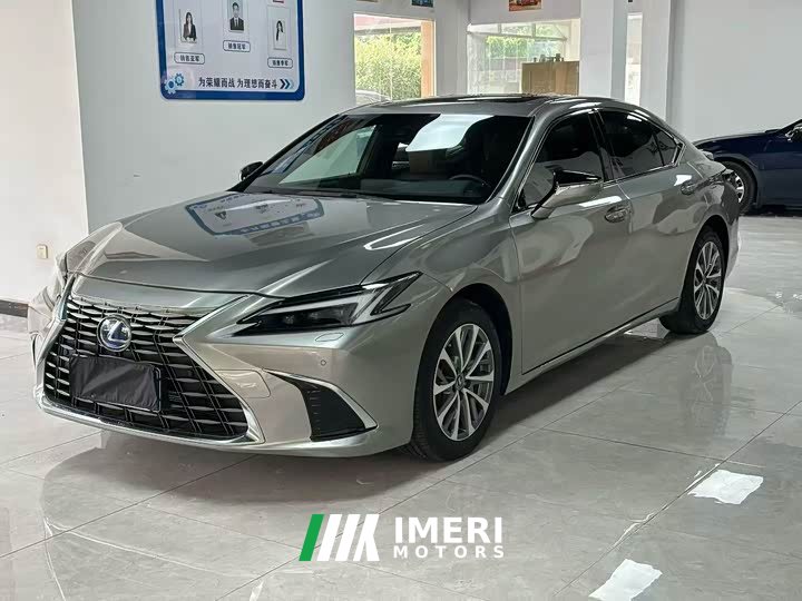 Lexus ES 300h Luxury Edition