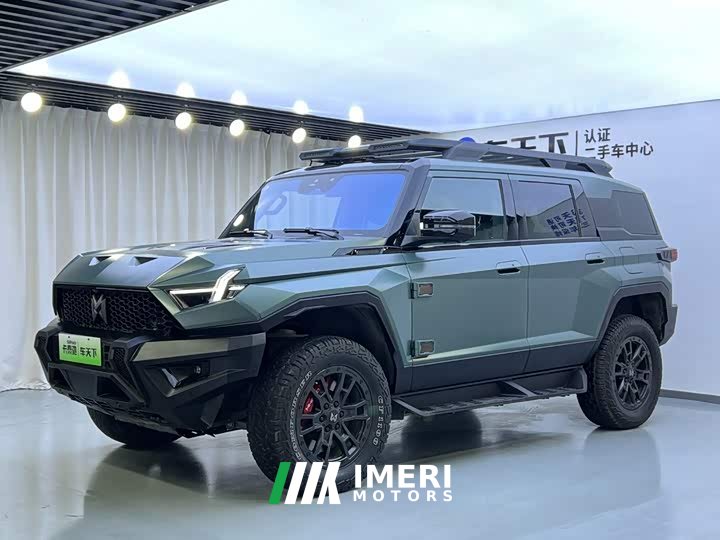 Land Rover Warrior 917 2023 extended range basic version