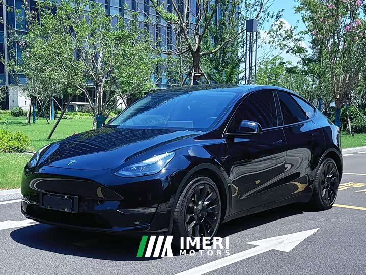 Tesla Model Y standard range rear-wheel drive version