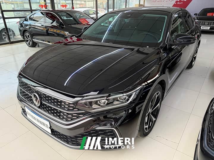 Volkswagen Passat 330TSI Starry Sky Deluxe Edition