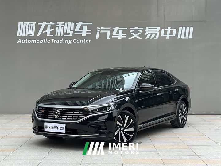 Volkswagen Passat facelift 330TSI luxury version