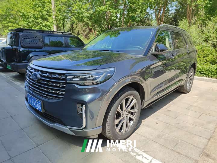 Ford Explorer EcoBoost 285 four-wheel drive style plus version 7 seats