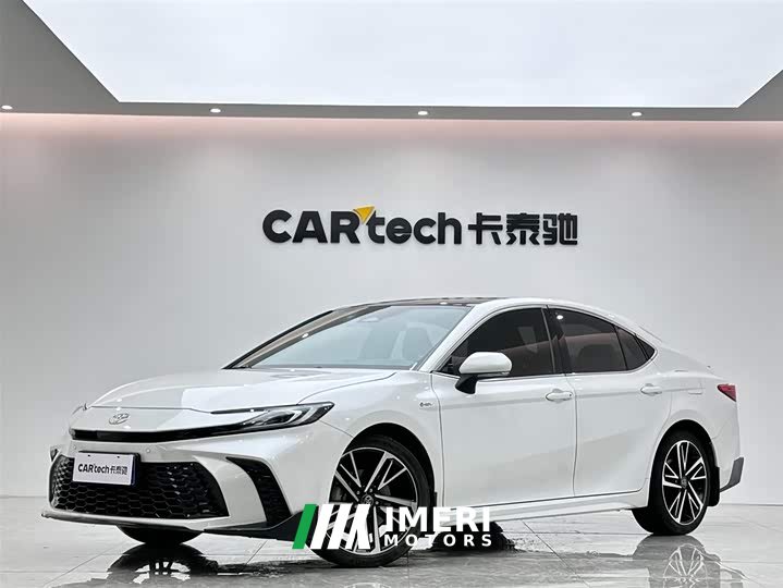 Toyota Camry Dual Engine 2.0HS Sports Edition