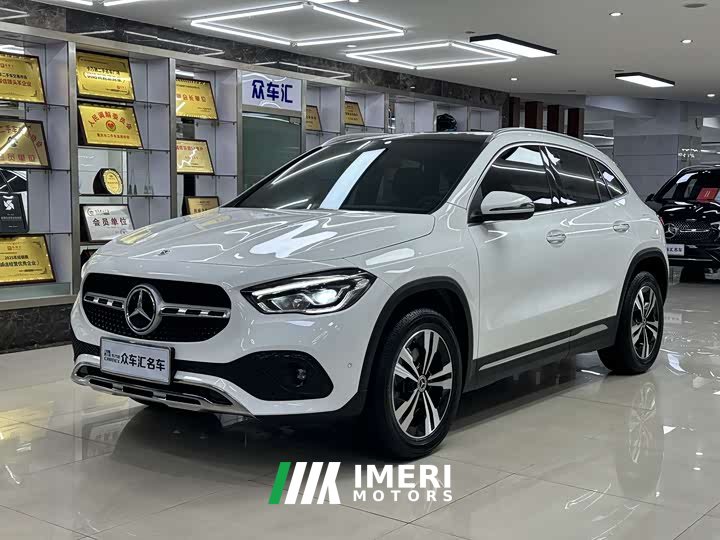 Mercedes-Benz GLA 200