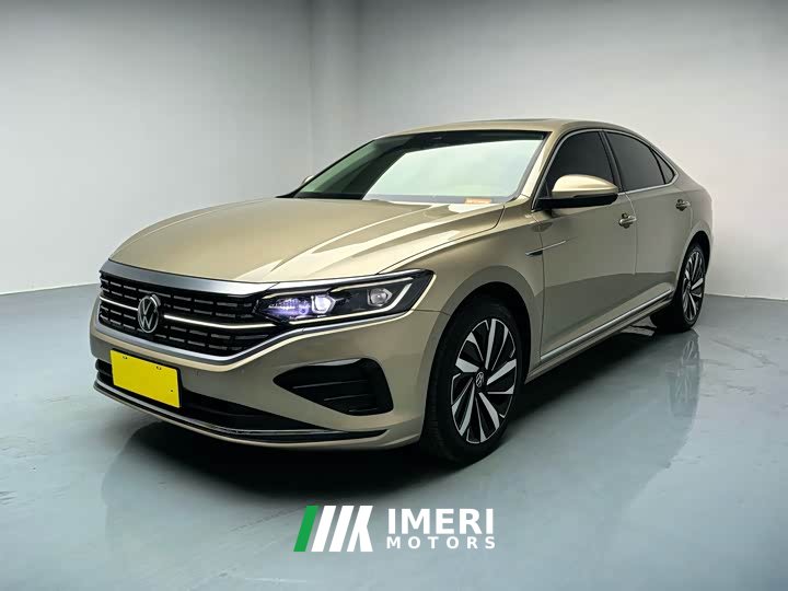Volkswagen Passat 330TSI Luxury Edition