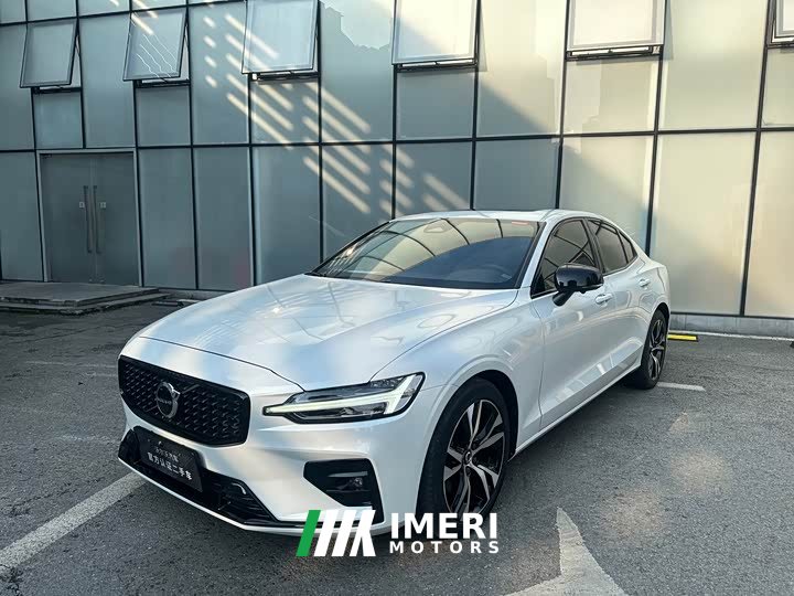 Volvo S60 2024 B5 Zhiya Sports Edition