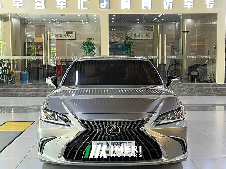 Lexus ES 2022 200 Deluxe Edition