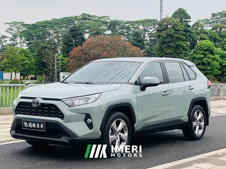 Toyota RAV4 Rongfang 2.0L CVT two-wheel drive fashion version