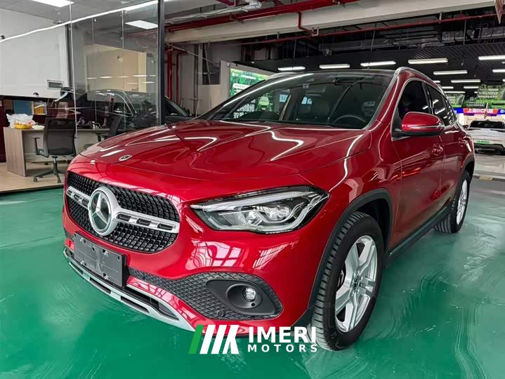 Mercedes-Benz GLA 200