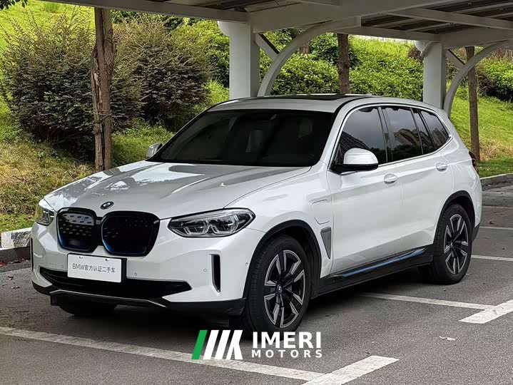 BMW iX3 leading
