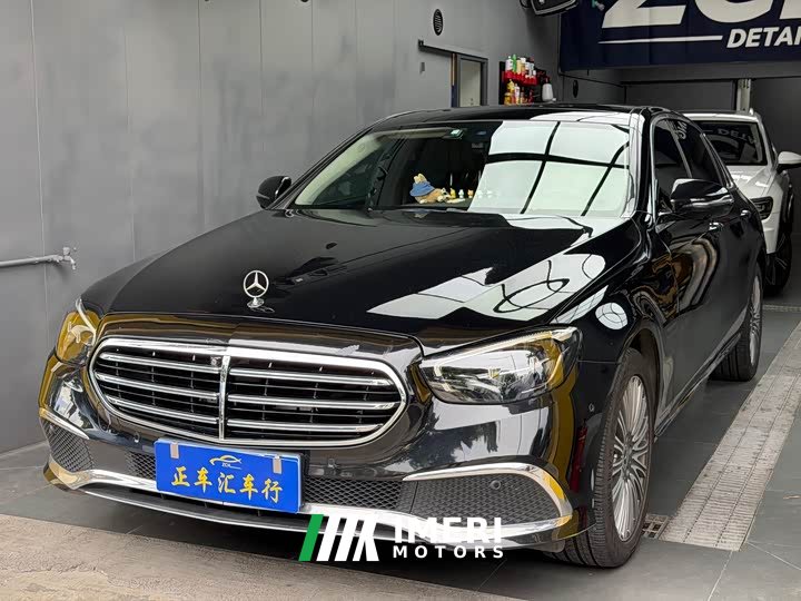 Mercedes-Benz E-Class Two E 300 L Fashion
