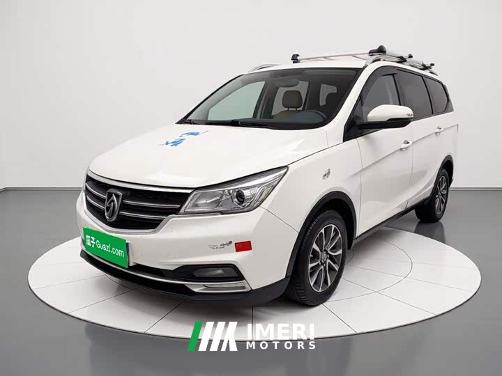 Baojun 730 1.5L manual fashion 7 seats