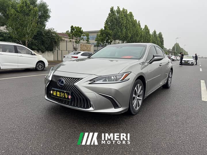 Lexus ES 300h Excellence Edition
