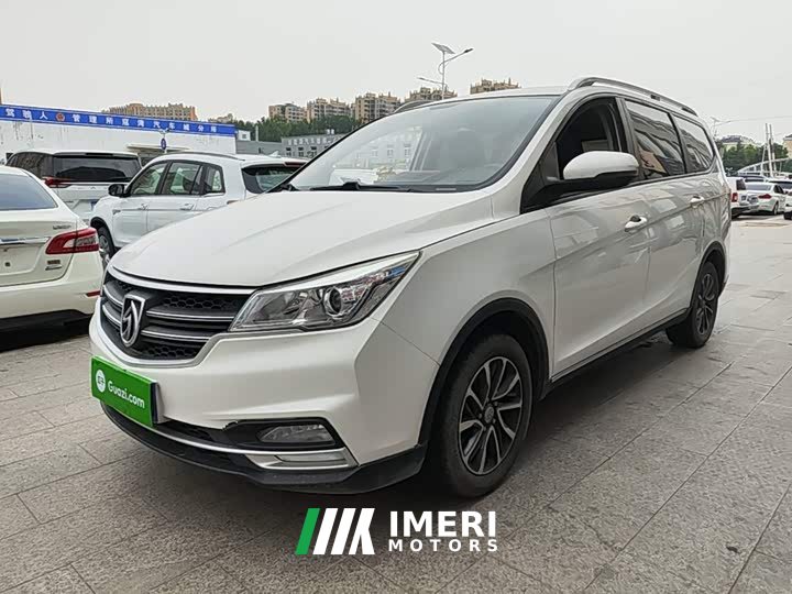Baojun 730 1.5L manual fashion 7 seats