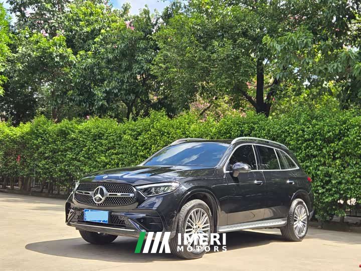Mercedes-Benz GLC 260 L 4MATIC Version 5