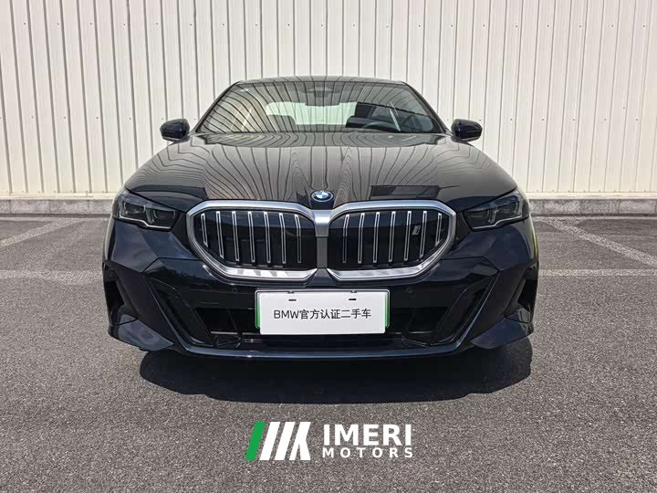 BMW i5 eDrive 35L M Sport Package
