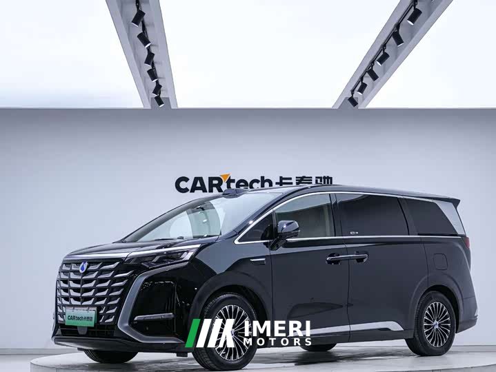 Denza D9 DM-i smart driving version 1020 four-wheel drive premium