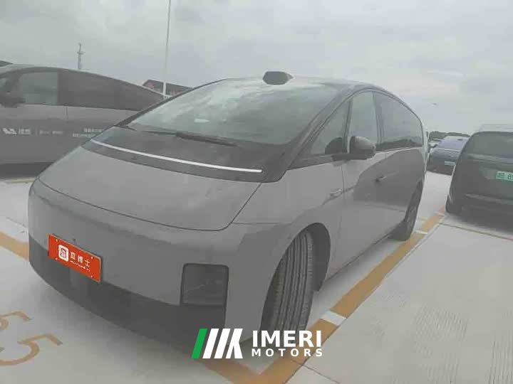 Li Auto Ideal MEGA Ultra